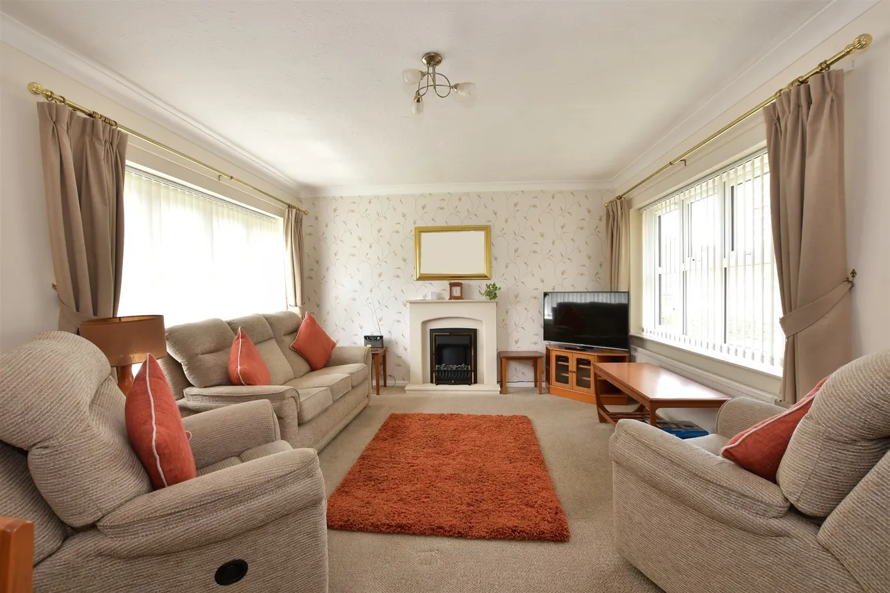Abbs Cross Gardens, Hornchurch, RM12, photo 4