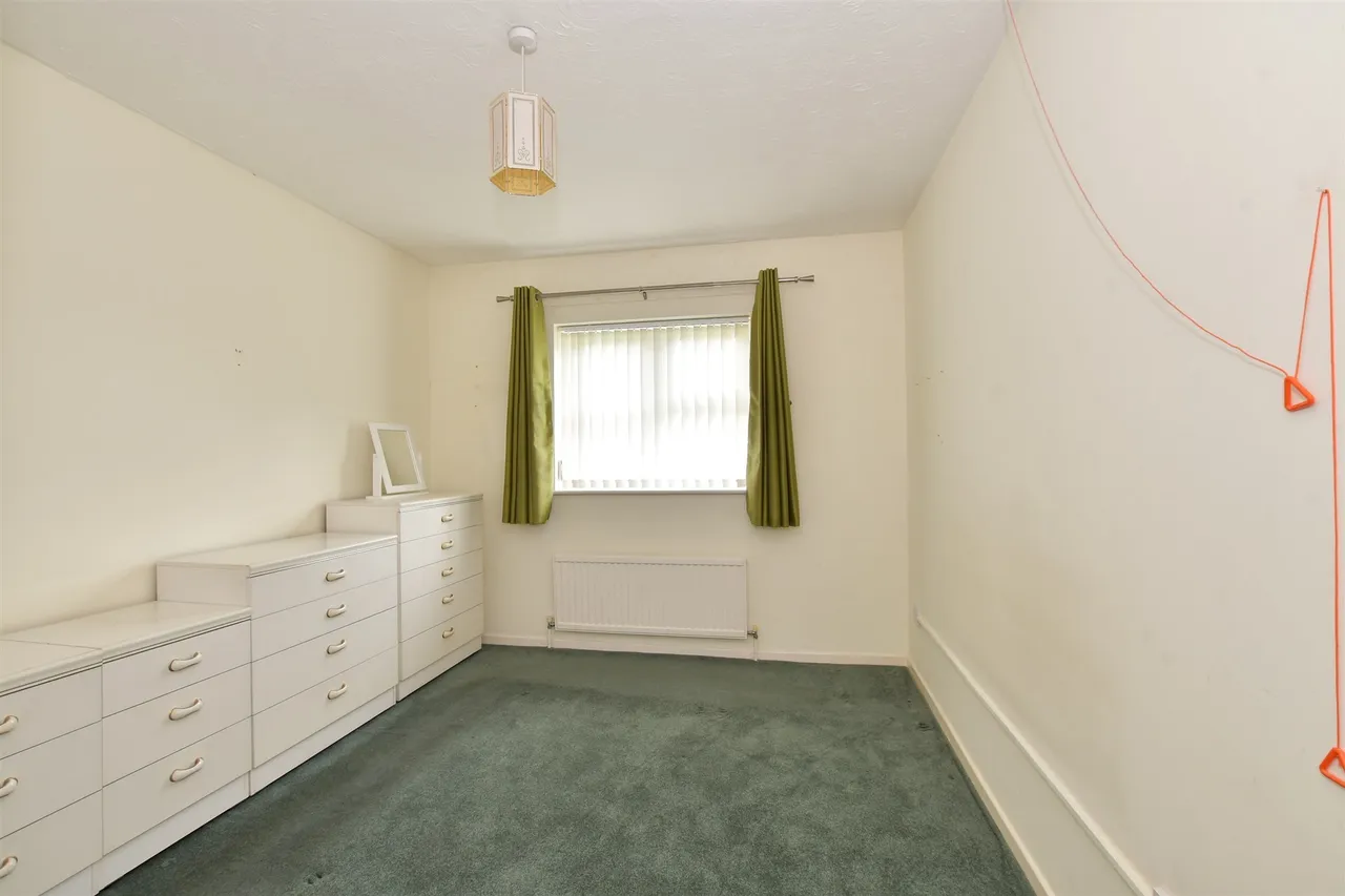 Abbs Cross Gardens, Hornchurch, RM12, photo 6