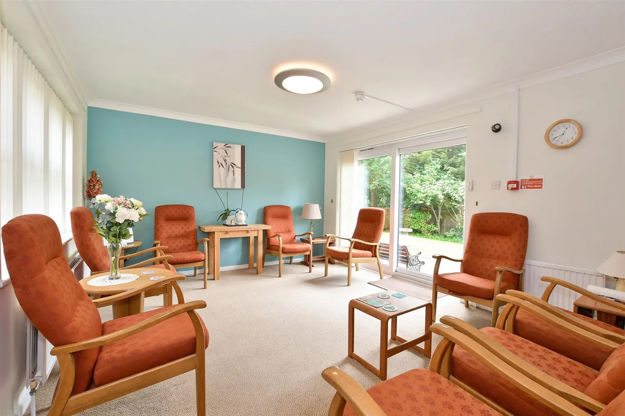 Abbs Cross Gardens, Hornchurch, RM12, photo 10