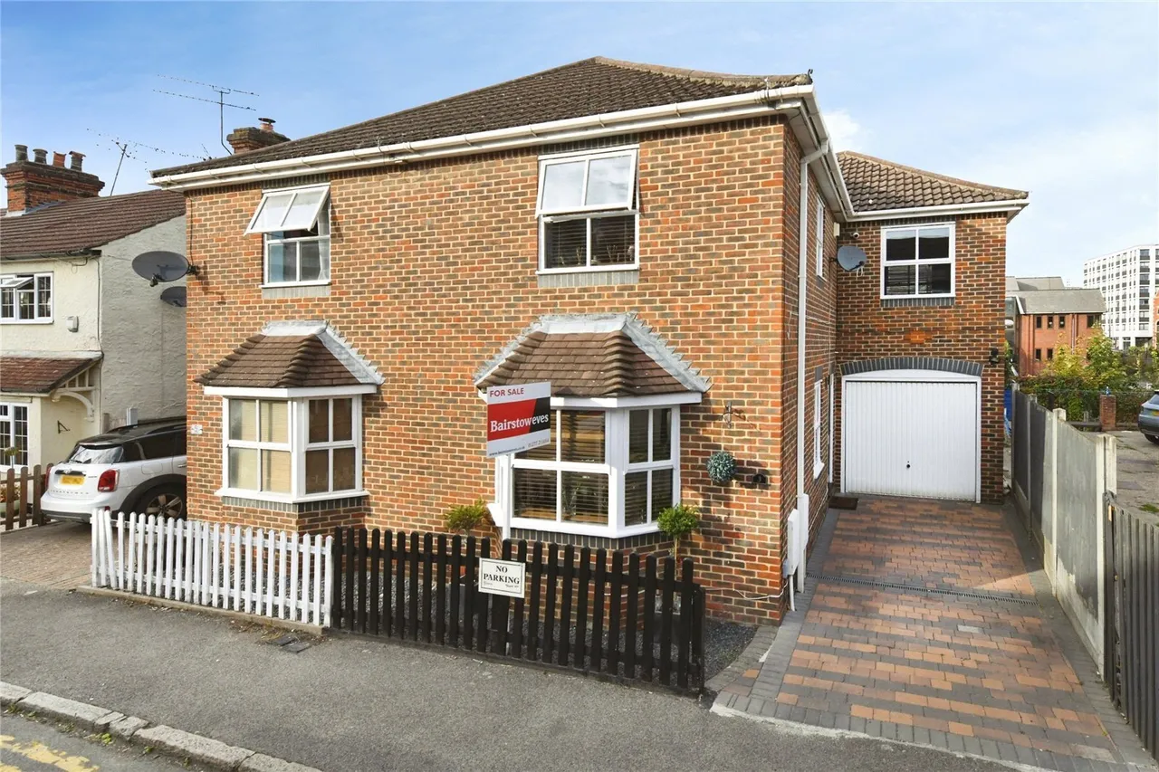 3 bed house for sale, Victoria Road, Warley, CM14