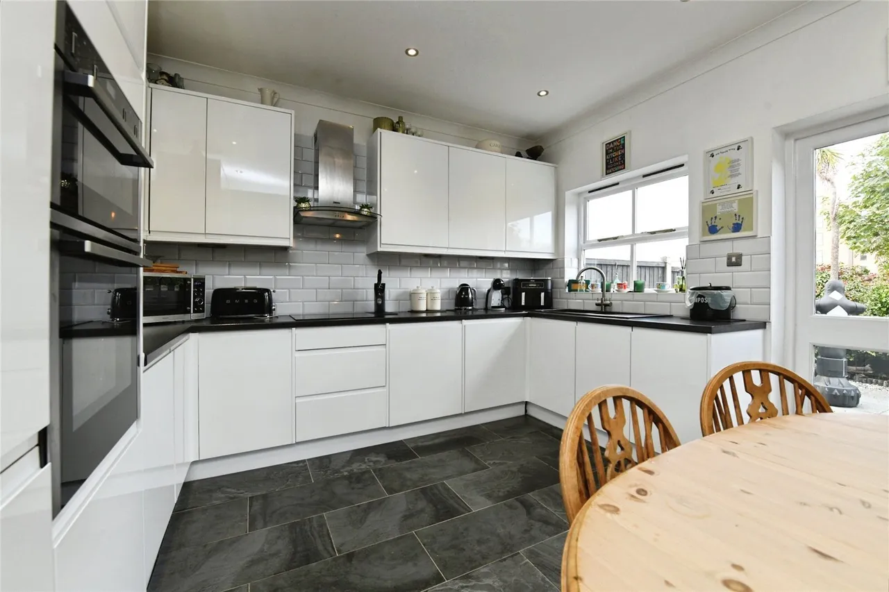 Victoria Road, Warley, CM14, photo 3