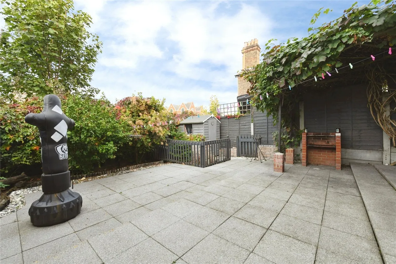 Victoria Road, Warley, CM14, photo 11