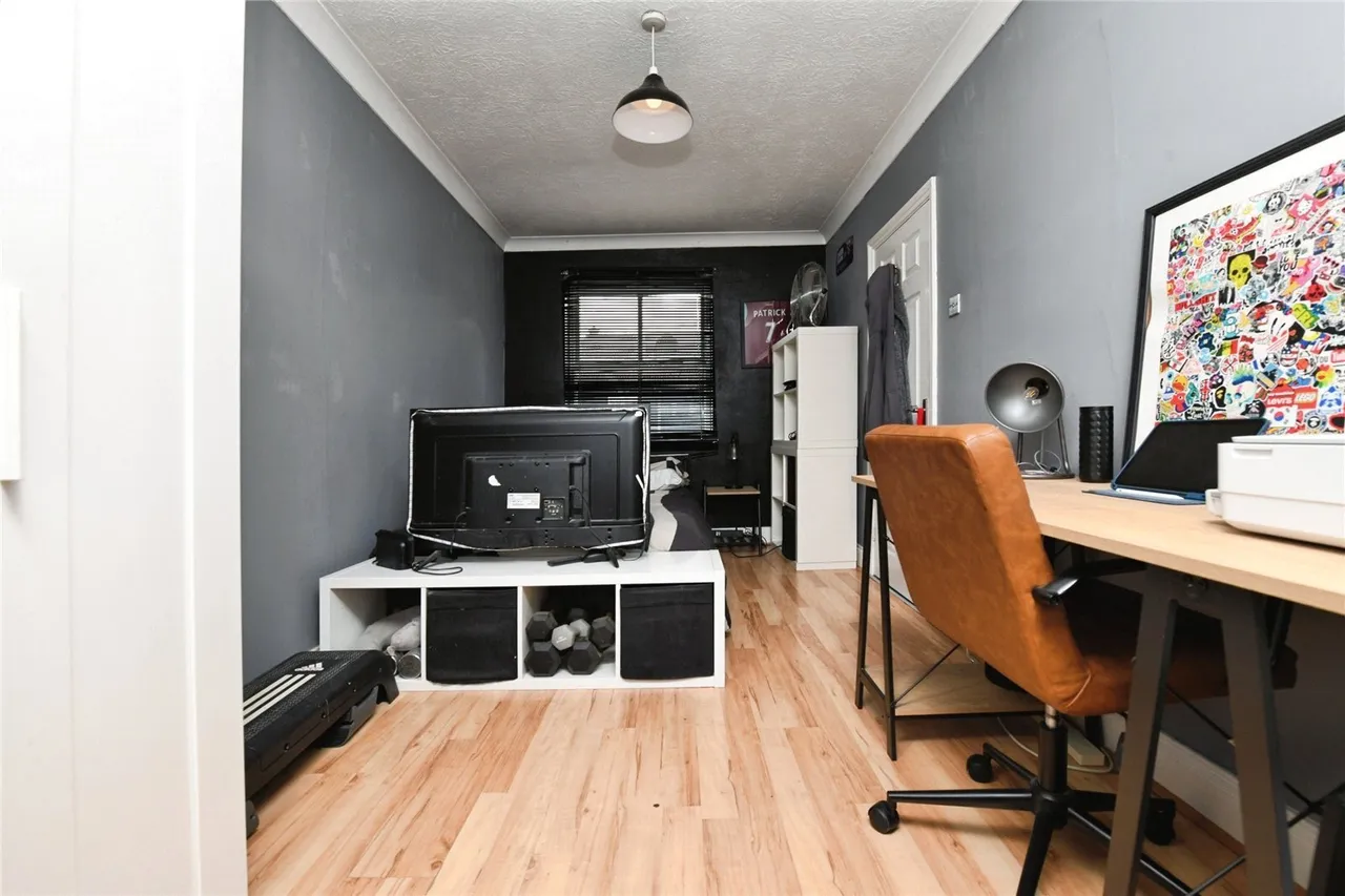 Victoria Road, Warley, CM14, photo 8