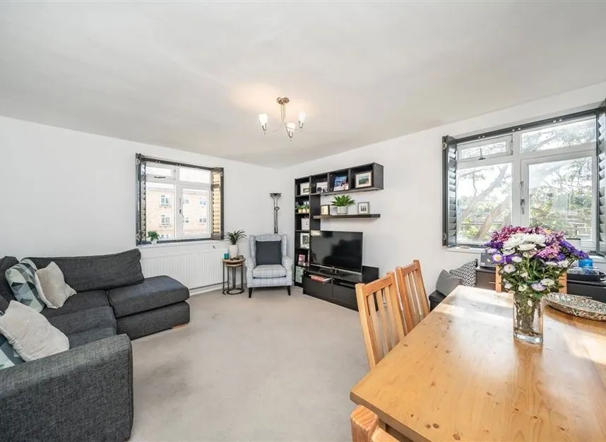 3 bed flat for sale, Wandsworth Road, SW8