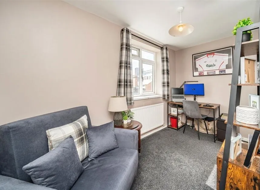 Wandsworth Road, SW8, photo 6