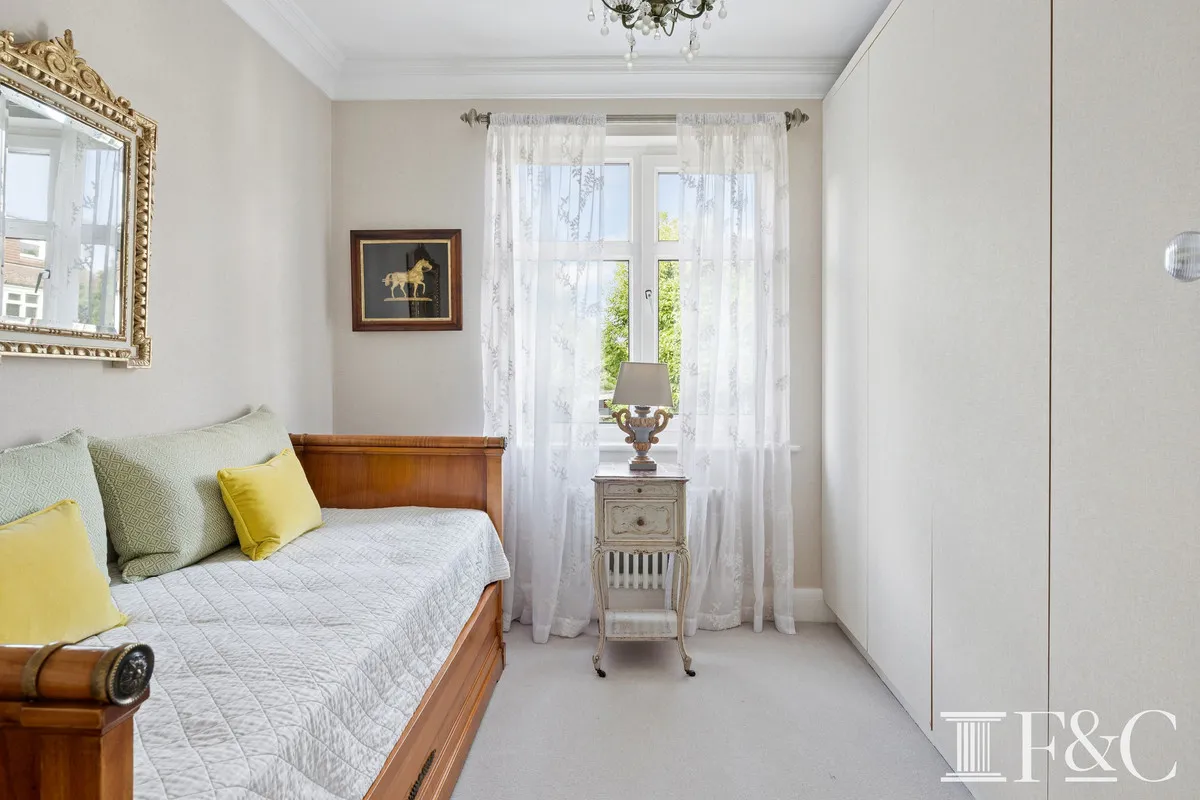 Suffolk Road, London, SW13, photo 16