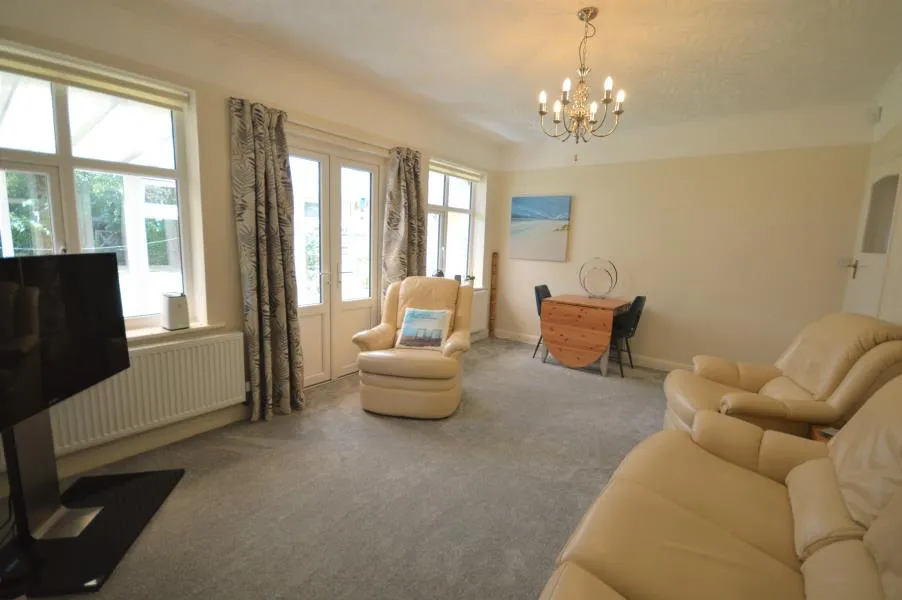 Priorslee Road, Snedshill, photo 18