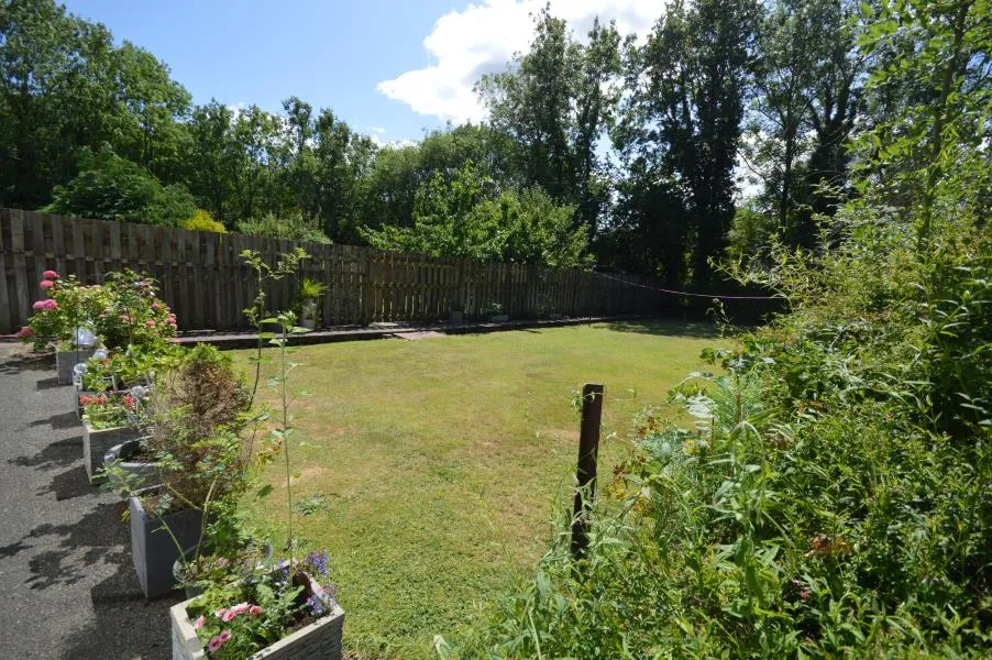 Priorslee Road, Snedshill, photo 14