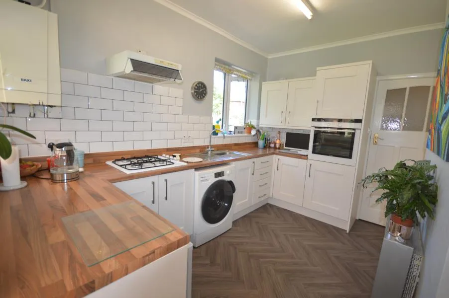 Priorslee Road, Snedshill, photo 2
