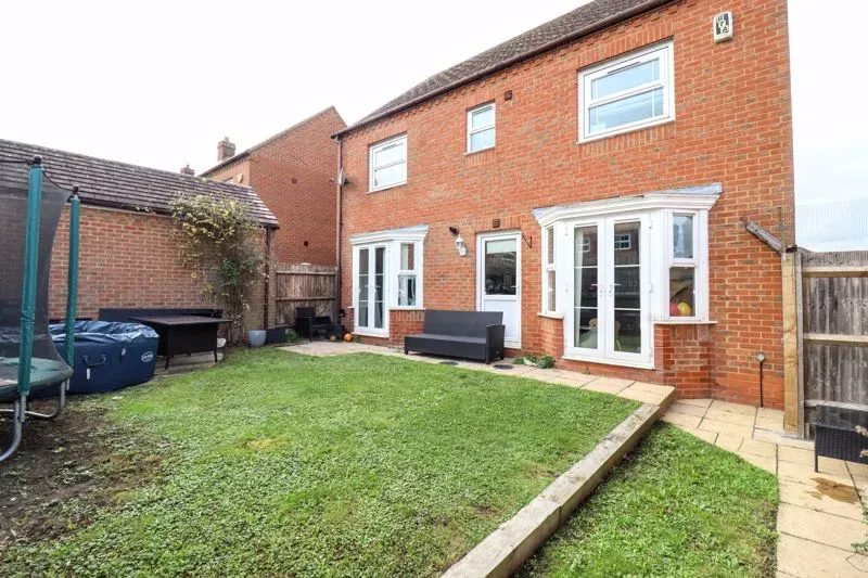 Whalley Drive, Bletchley, Milton Keynes, Buckinghamshire, MK3 6HS, photo 20