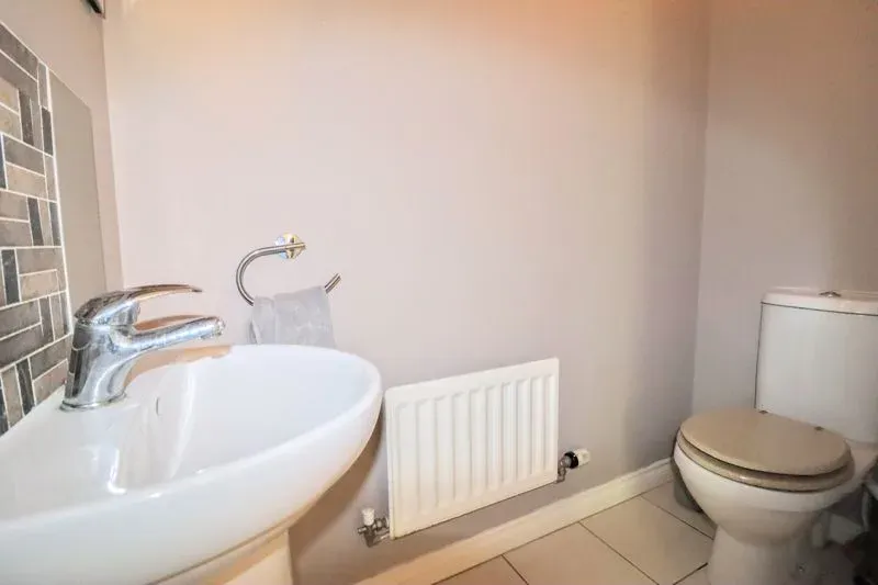 Whalley Drive, Bletchley, Milton Keynes, Buckinghamshire, MK3 6HS, photo 16