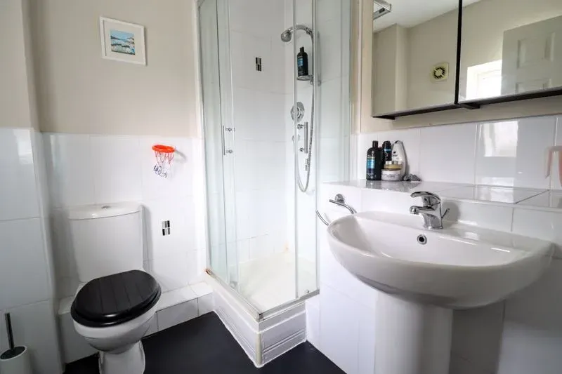 Whalley Drive, Bletchley, Milton Keynes, Buckinghamshire, MK3 6HS, photo 17