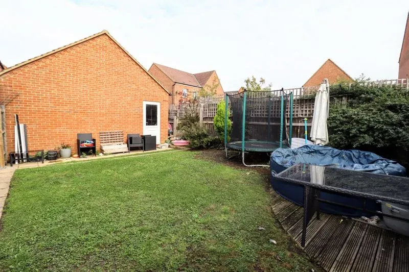 Whalley Drive, Bletchley, Milton Keynes, Buckinghamshire, MK3 6HS, photo 4