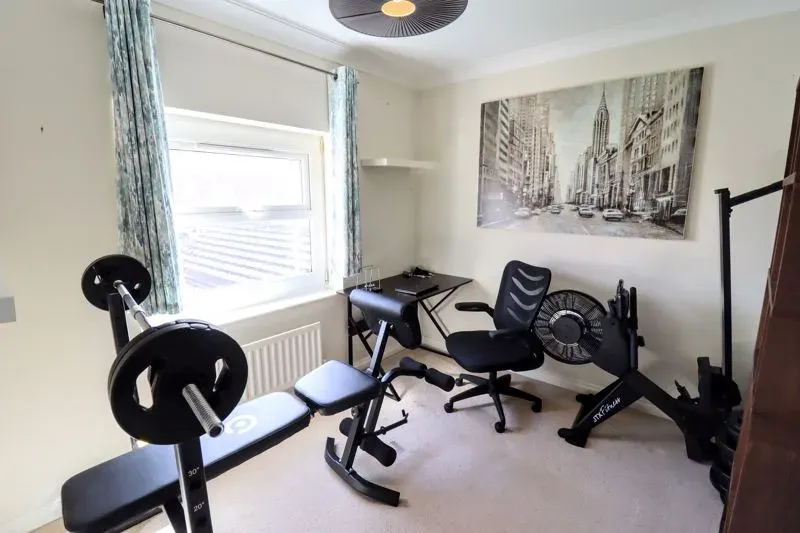 Whalley Drive, Bletchley, Milton Keynes, Buckinghamshire, MK3 6HS, photo 13