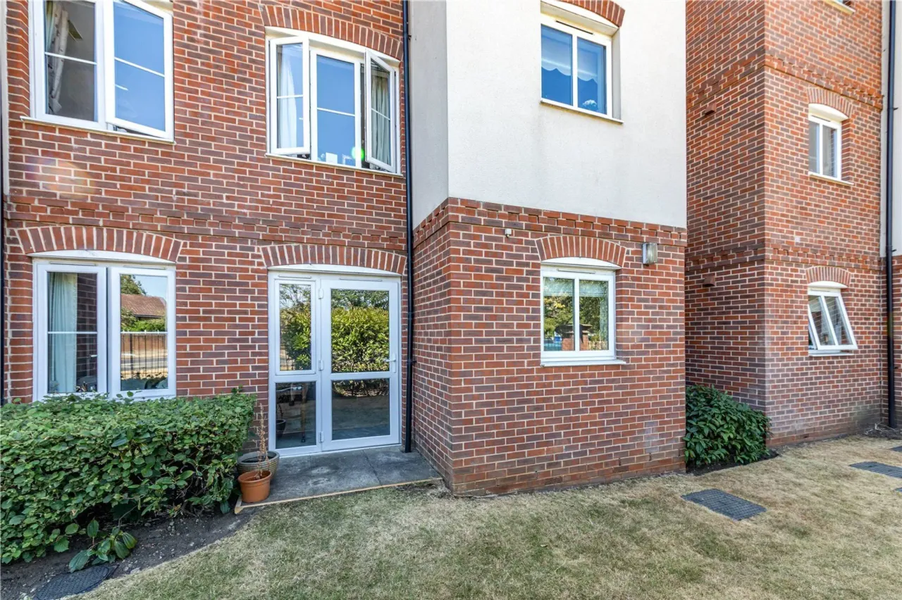 Oyster Lane, Byfleet, West Byfleet, S..., photo 7