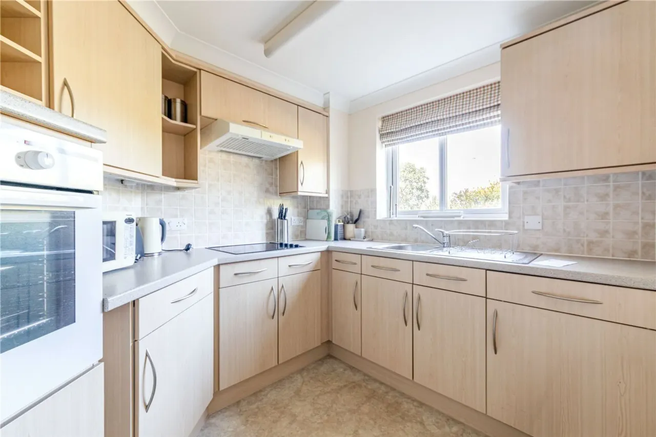 Oyster Lane, Byfleet, West Byfleet, S..., photo 5