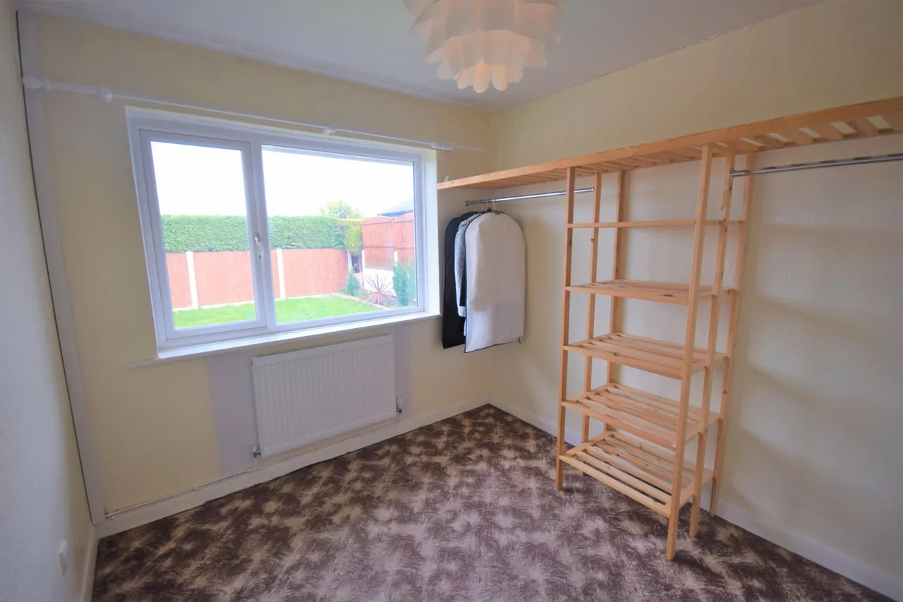 Ffordd Cynan, Wrexham, LL12, photo 7