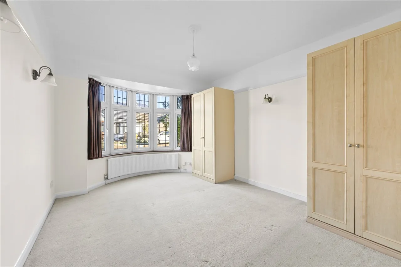 Cleveland Avenue, Hampton, TW12 2RD, photo 8