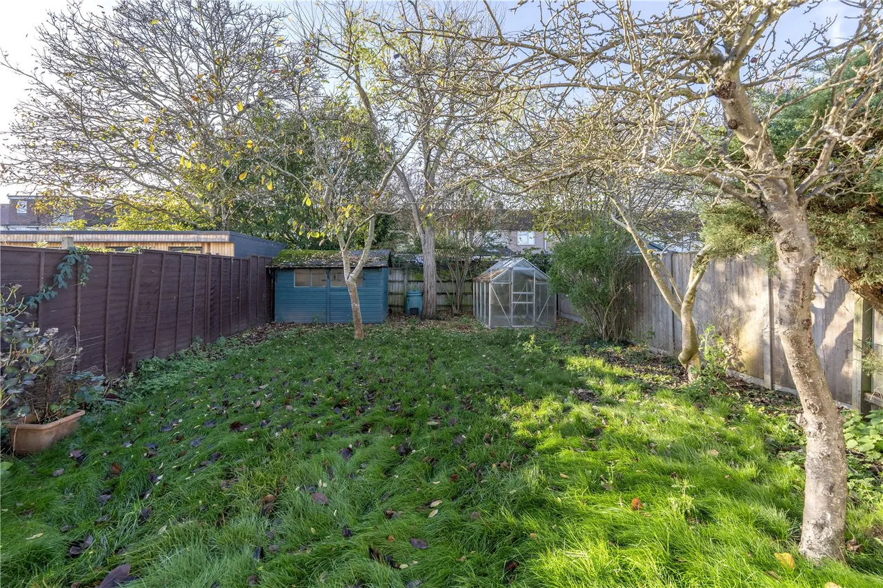 Cleveland Avenue, Hampton, TW12 2RD, photo 15