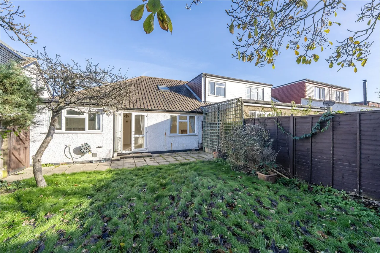 Cleveland Avenue, Hampton, TW12 2RD, photo 13