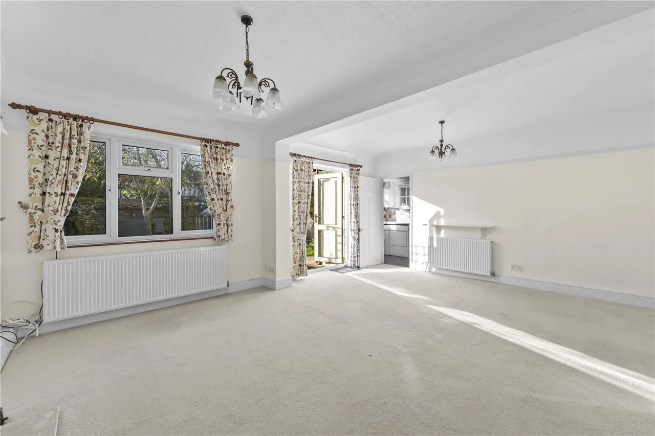 Cleveland Avenue, Hampton, TW12 2RD, photo 5