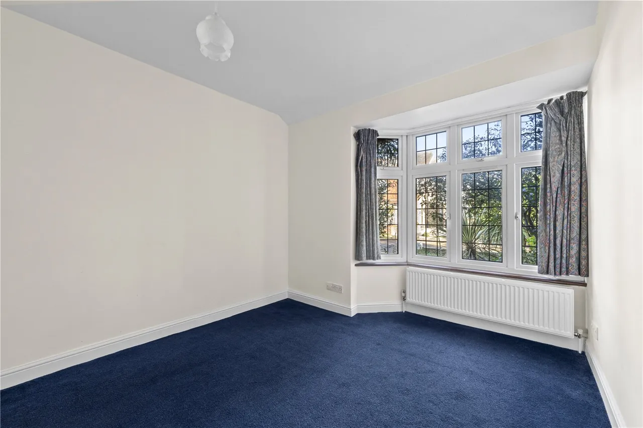 Cleveland Avenue, Hampton, TW12 2RD, photo 12