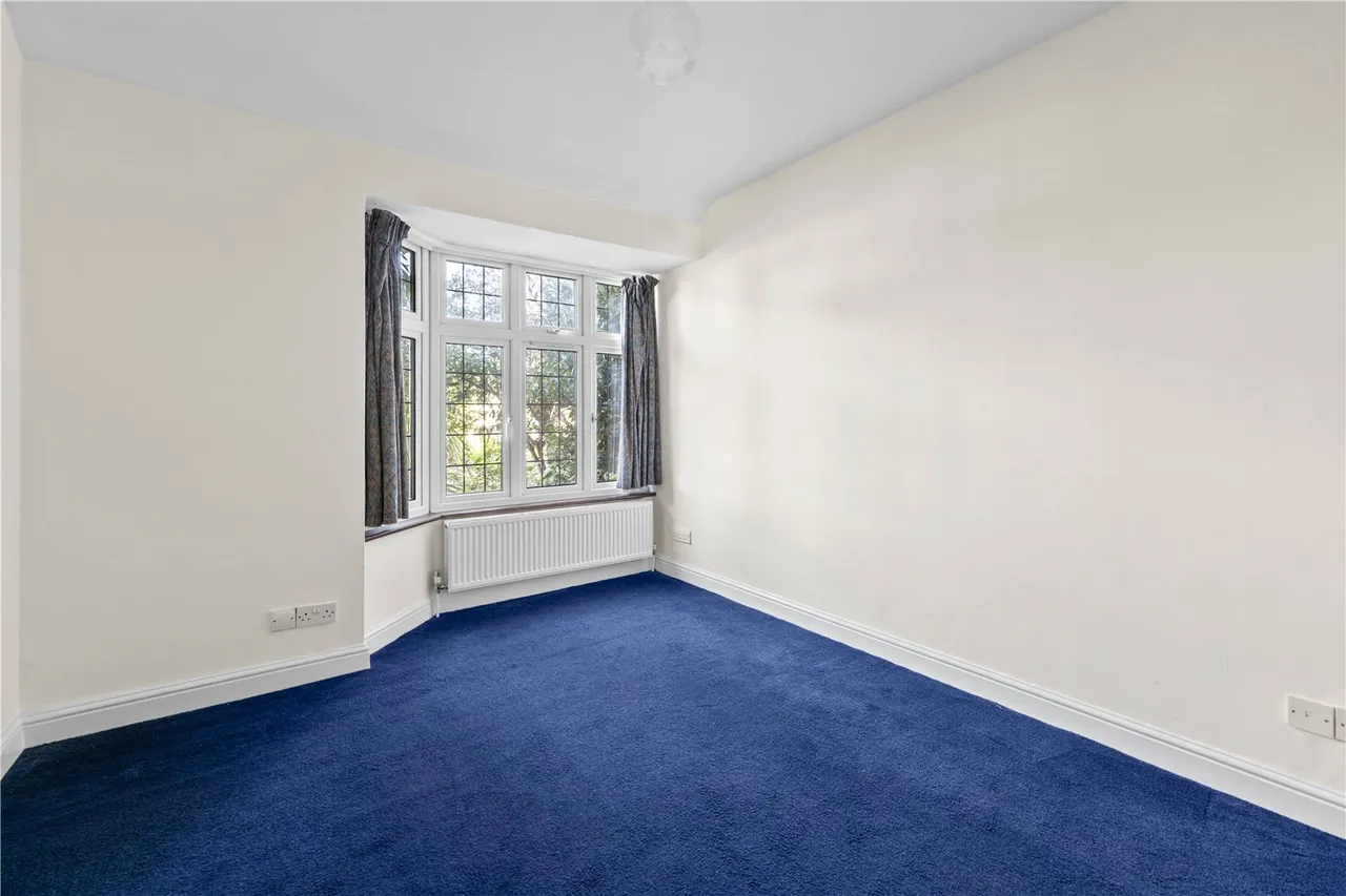 Cleveland Avenue, Hampton, TW12 2RD, photo 11
