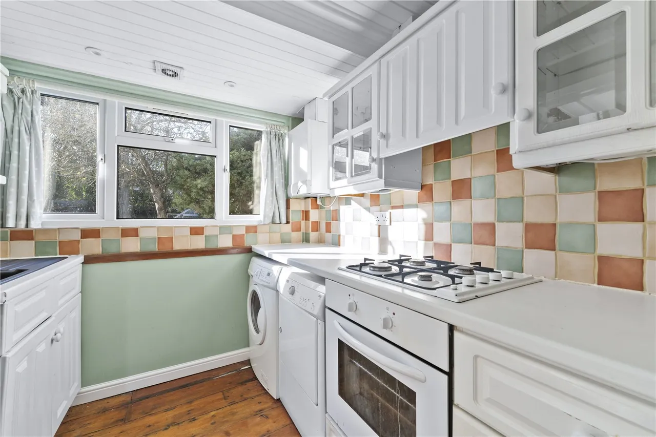 Cleveland Avenue, Hampton, TW12 2RD, photo 7