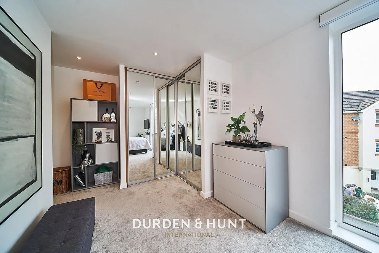 Larch Place, Violet Court, RM3, photo 12