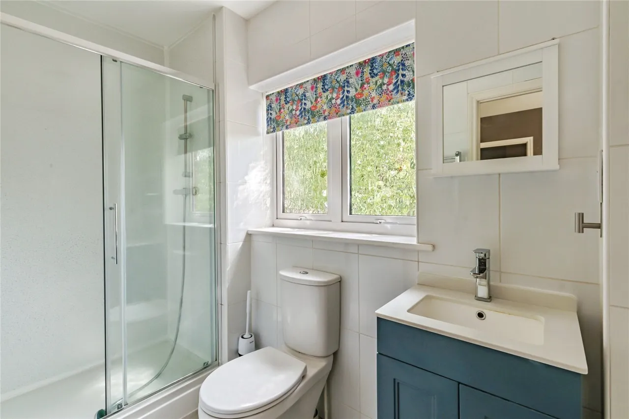 Consort Gardens, East Cowes, PO32, photo 14