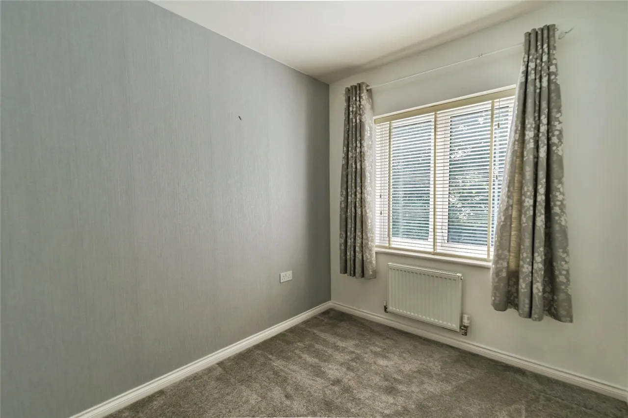 Consort Gardens, East Cowes, PO32, photo 13