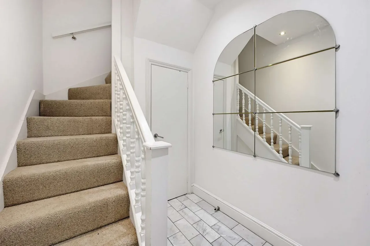 Wimpole Mews, London, W1G, photo 3