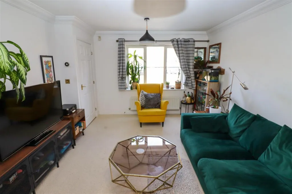 Turgis Road, Elvetham Heath, photo 5