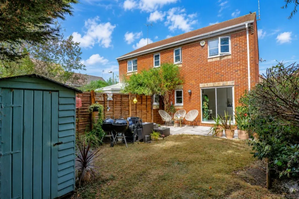 Turgis Road, Elvetham Heath, photo 16