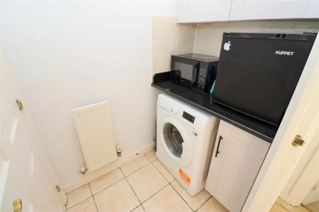 Turgis Road, Elvetham Heath, photo 8
