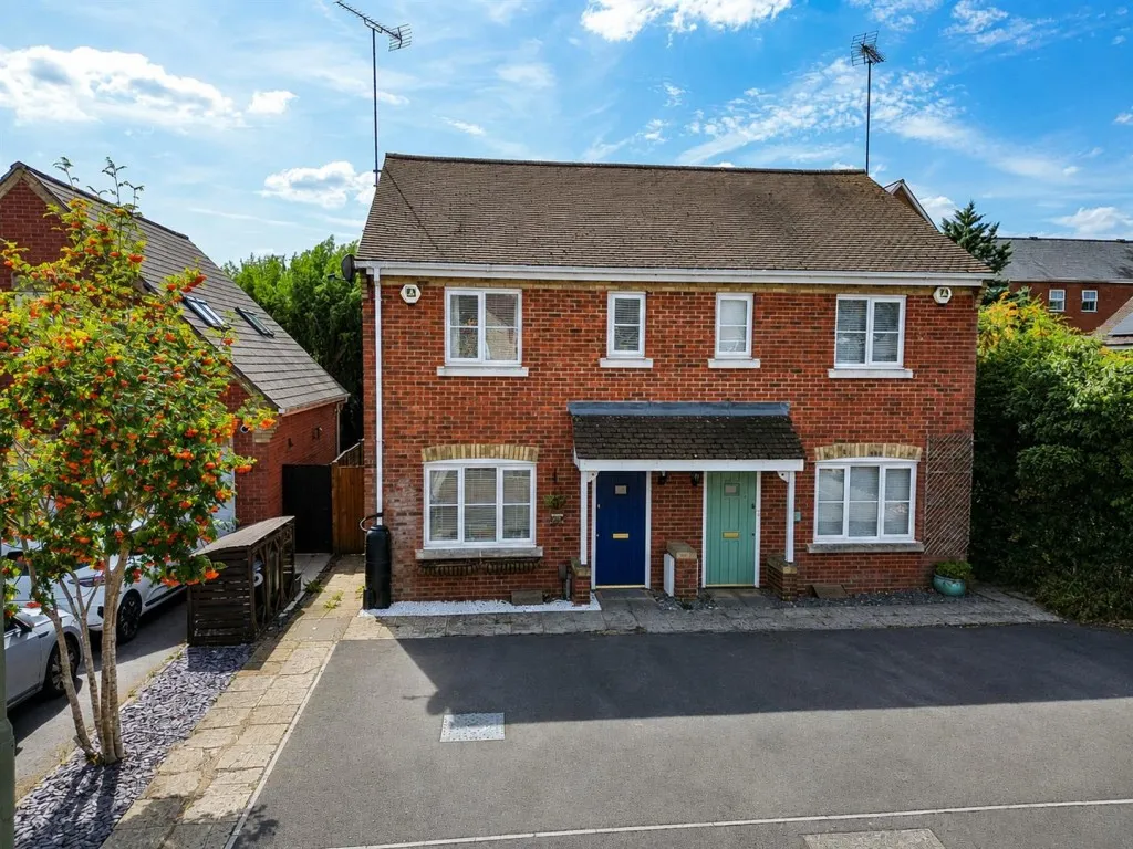 2 bed house for sale, Turgis Road, Elvetham Heath