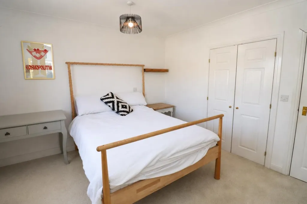 Turgis Road, Elvetham Heath, photo 11