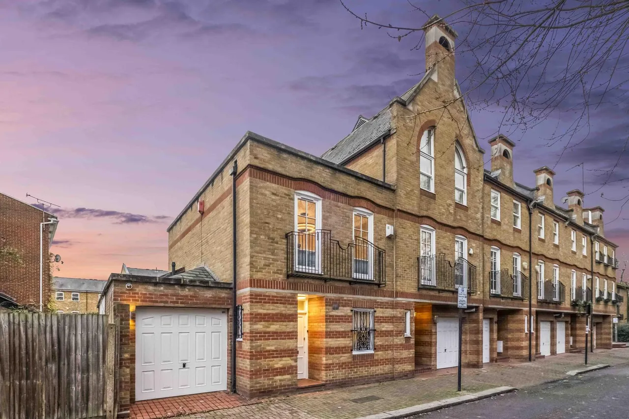 4 bed house to rent, Orville Road, Battersea, SW11
