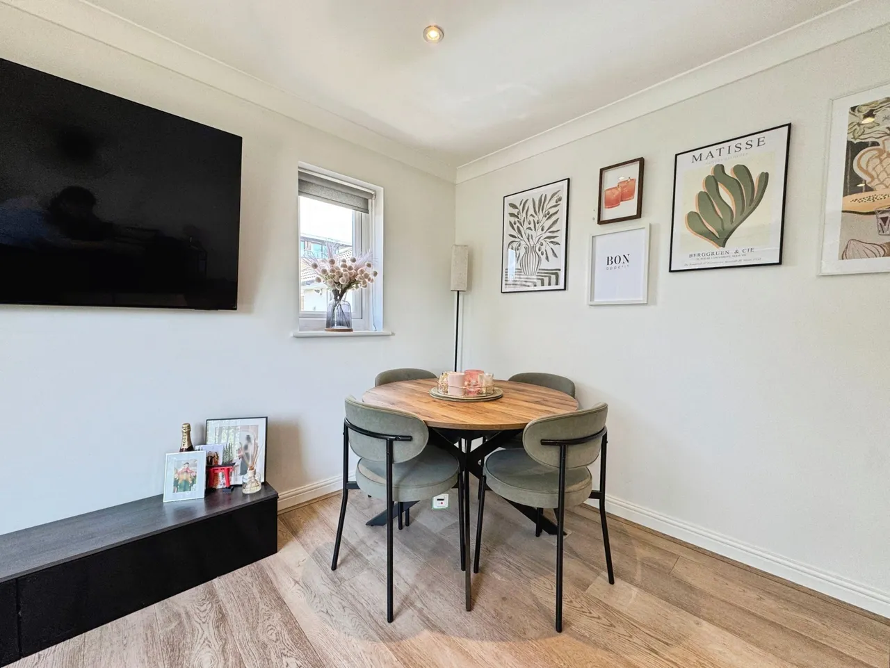 Grenville Place, Monarchs Court, NW7, photo 6
