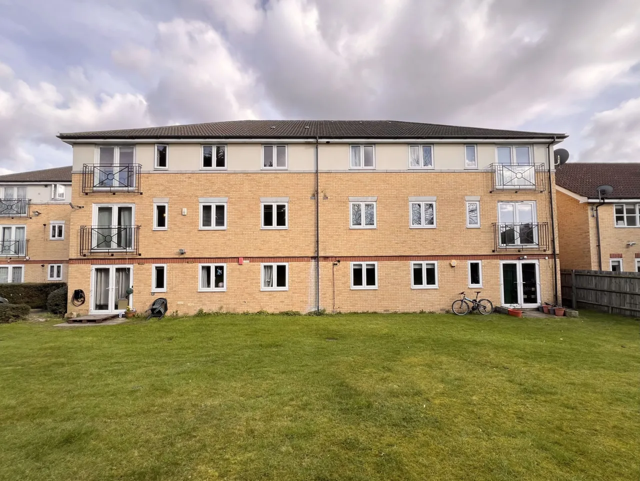 Grenville Place, Monarchs Court, NW7, photo 8
