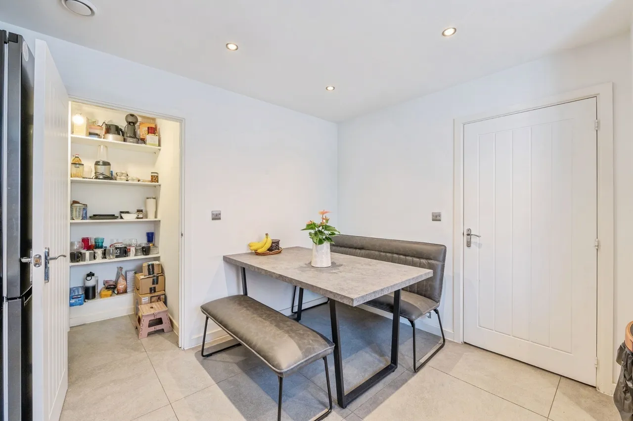Library Crescent, Rainham, RM13, photo 19