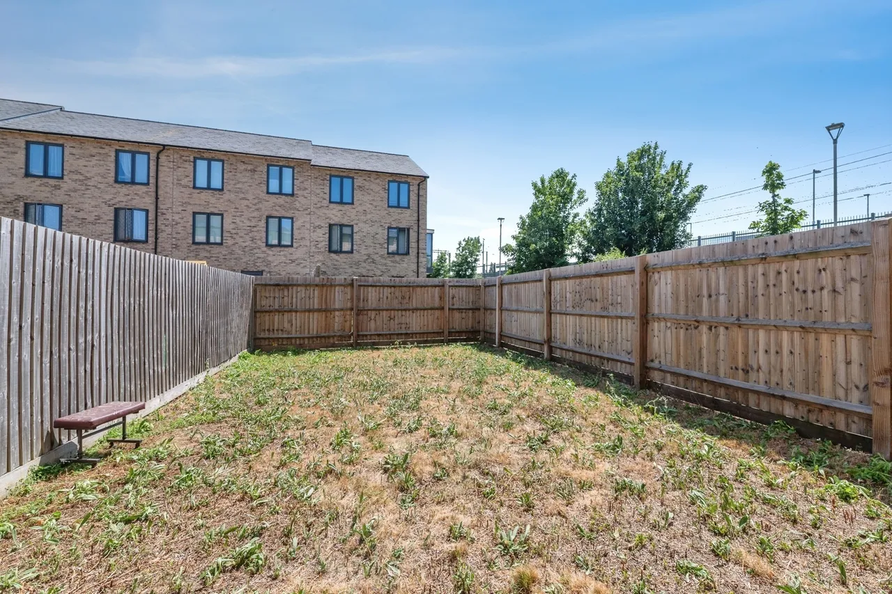 Library Crescent, Rainham, RM13, photo 20