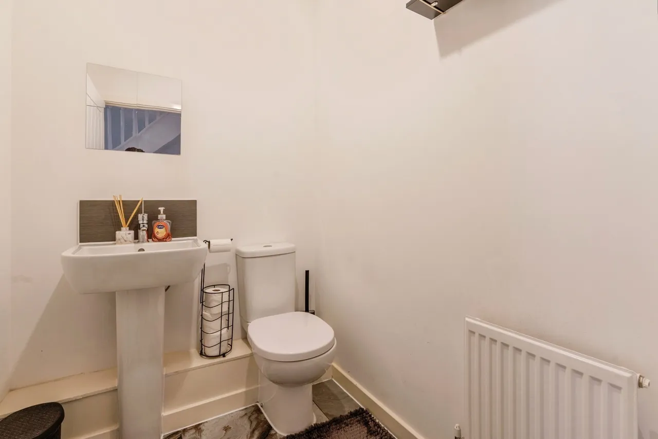 Library Crescent, Rainham, RM13, photo 23