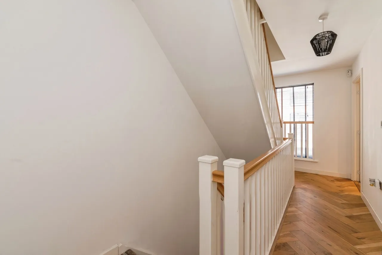 Library Crescent, Rainham, RM13, photo 25