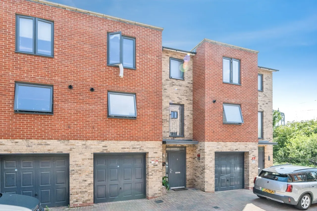Library Crescent, Rainham, RM13, photo 16