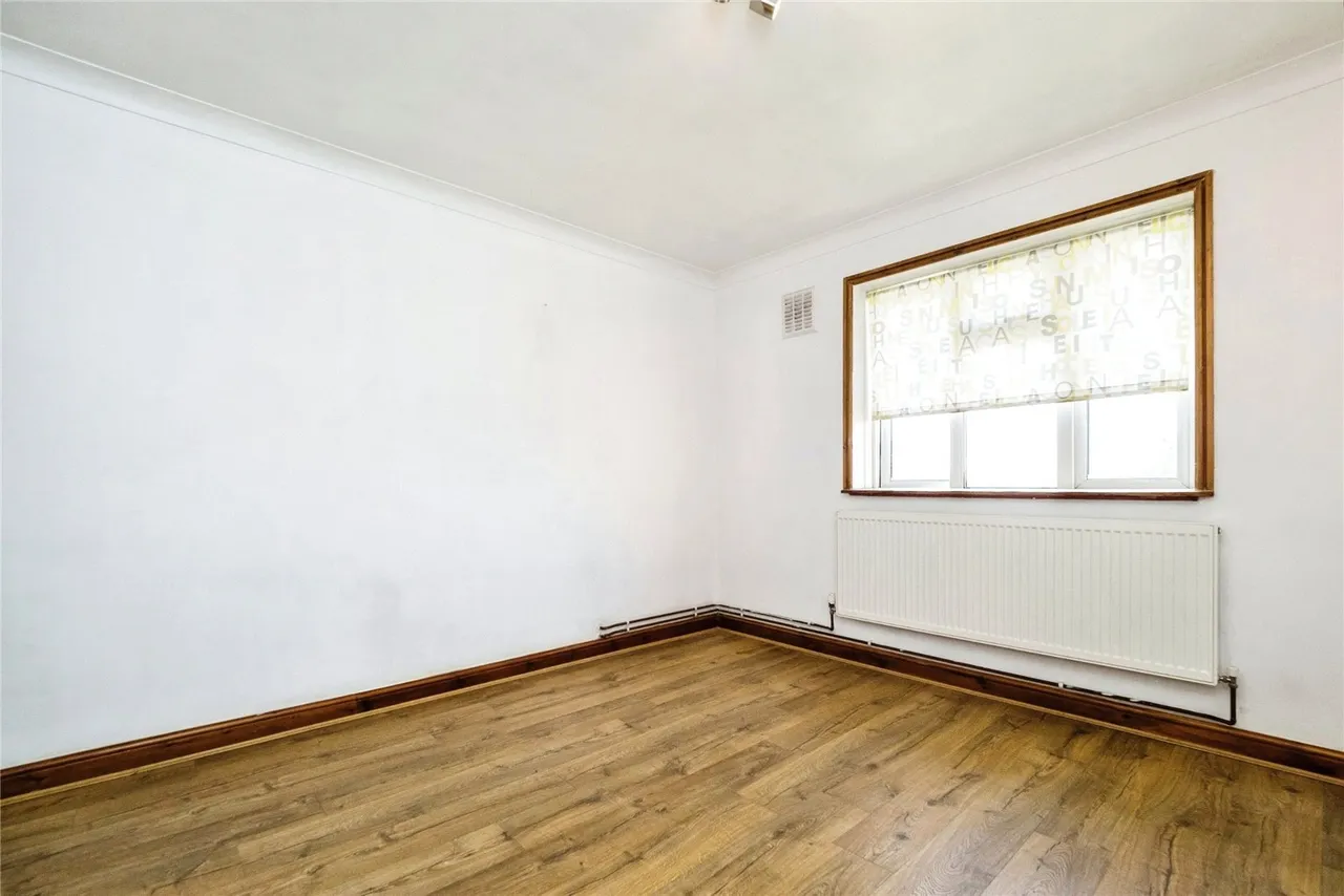 Longhayes Court, Romford, RM6, photo 11