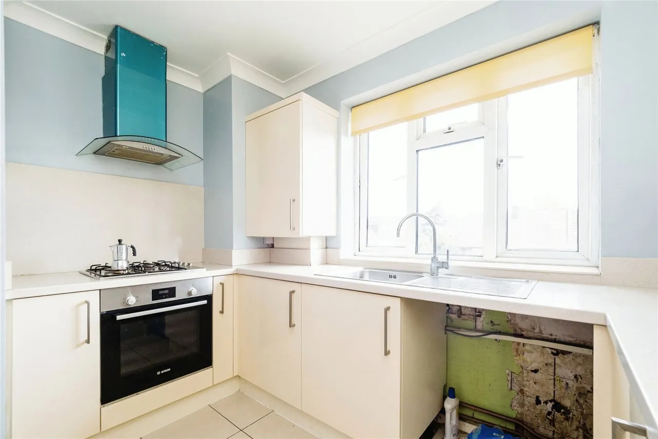 Longhayes Court, Romford, RM6, photo 9
