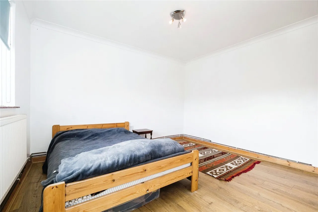 Longhayes Court, Romford, RM6, photo 14