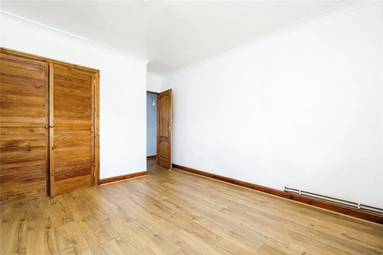 Longhayes Court, Romford, RM6, photo 12