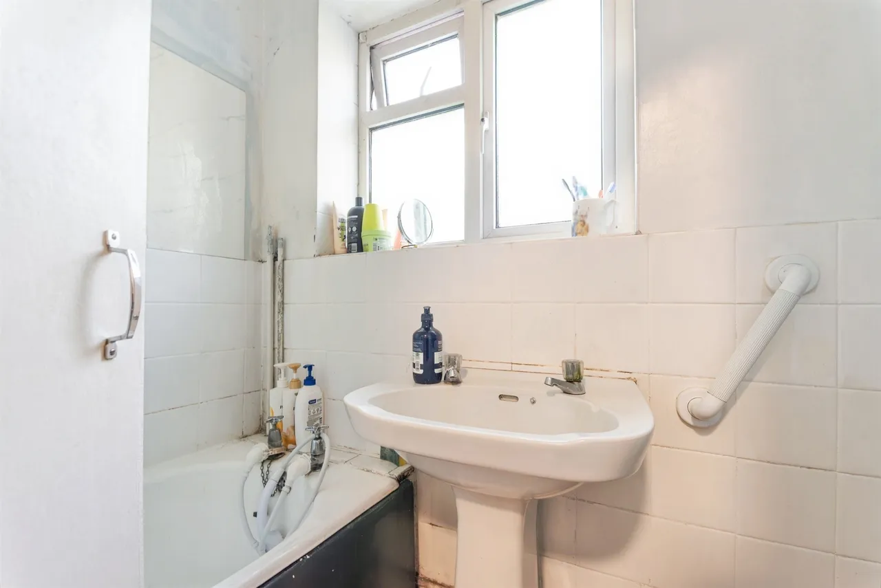 Hamilton Road, Salisbury, SP1, photo 13
